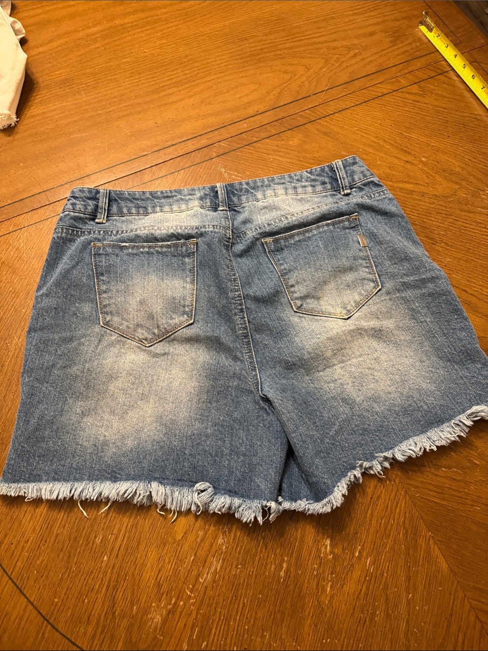 Raw Hem Relaxed Fit Jean Shorts Distressed 5 pocket size 10 1822 Denim EUC - Picture 4 of 13
